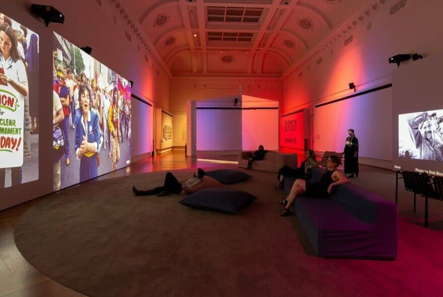 Melbourne Out Loud: Life through the lens of Rennie Ellis